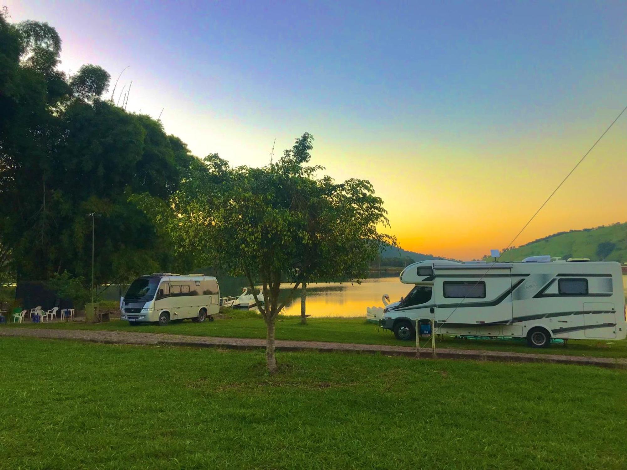 Pousada E Camping Recanto Da Praia Capitólio Eksteriør billede